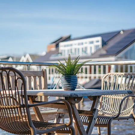 Houseboat Uitgeest Met Dakterras | 4 Personen * Uitgeest