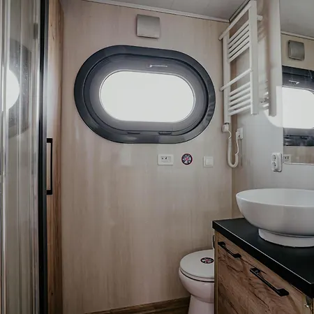 Houseboat Met Dakterras | 4 Personen * Uitgeest