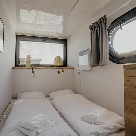 Houseboat Met Dakterras | 4 Personen * Uitgeest